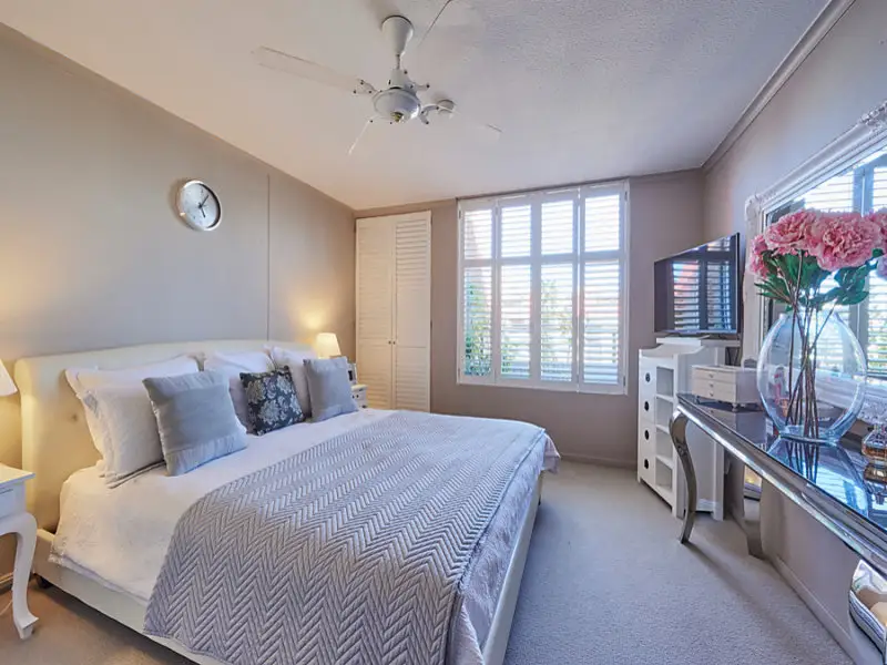 2004/73 Victoria Street, Potts Point Sold by Bradfield Badgerfox - image 1