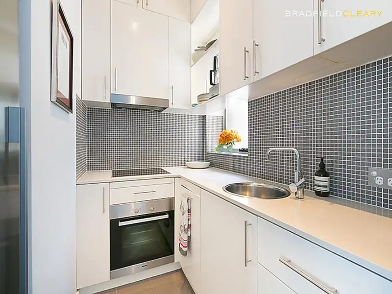 3/165-167 Victoria Street, Potts Point Sold by Bradfield Badgerfox - image 1
