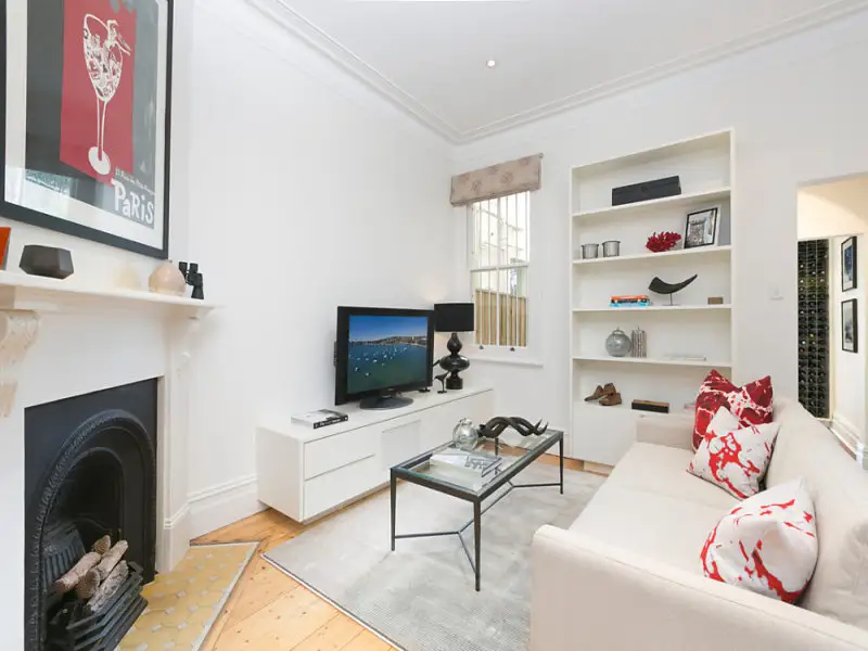 8 Queen Road, Paddington Sold by Bradfield Badgerfox - image 1