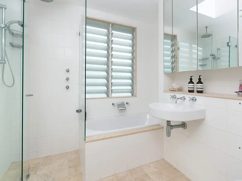 38 Stewart Street, Paddington Sold by Bradfield Badgerfox - image 1