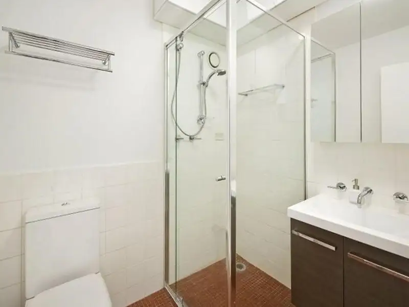 208/10 New McLean Street, Edgecliff Sold by Bradfield Badgerfox - image 1