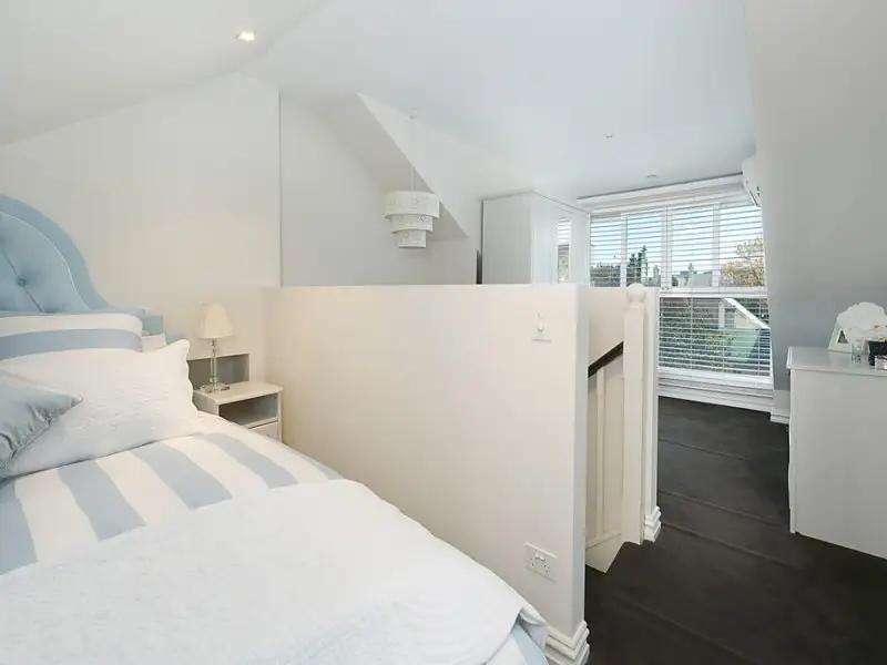 33 Selwyn Street, Paddington Sold by Bradfield Badgerfox - image 1