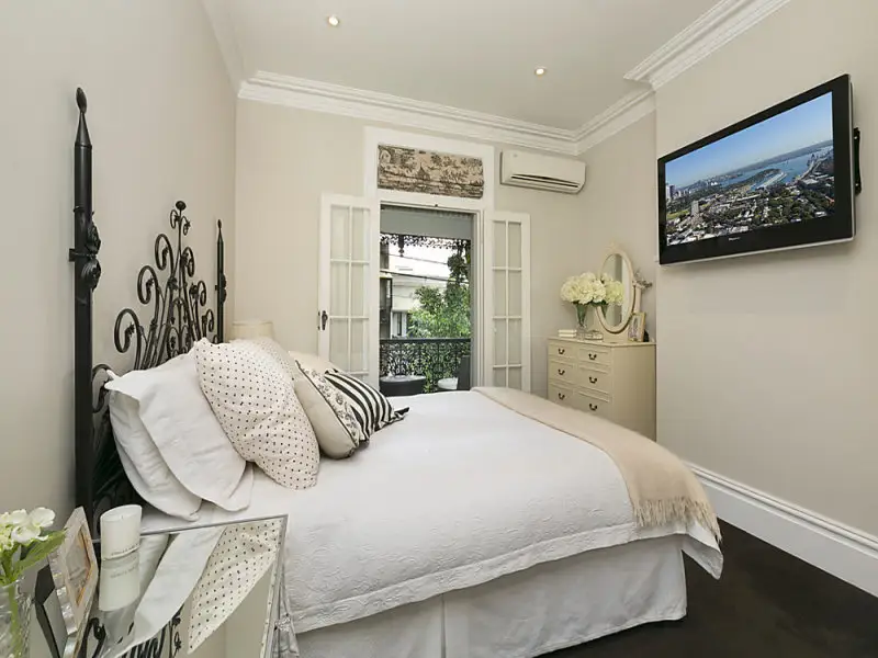 33 Selwyn Street, Paddington Sold by Bradfield Badgerfox - image 1