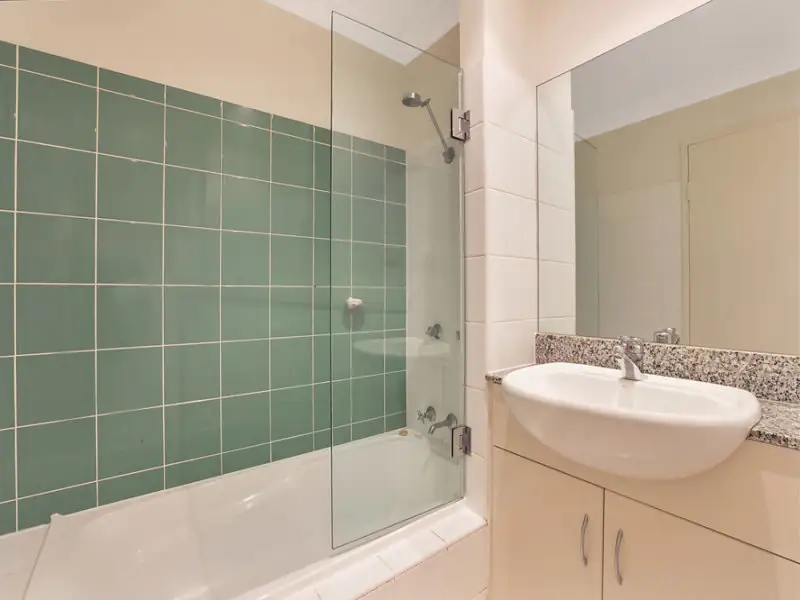 87P/6-18 Poplar Street, Surry Hills Sold by Bradfield Badgerfox - image 1