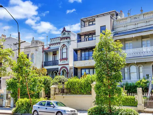 4/352 Moore Park Road, Paddington Sold by Bradfield Badgerfox