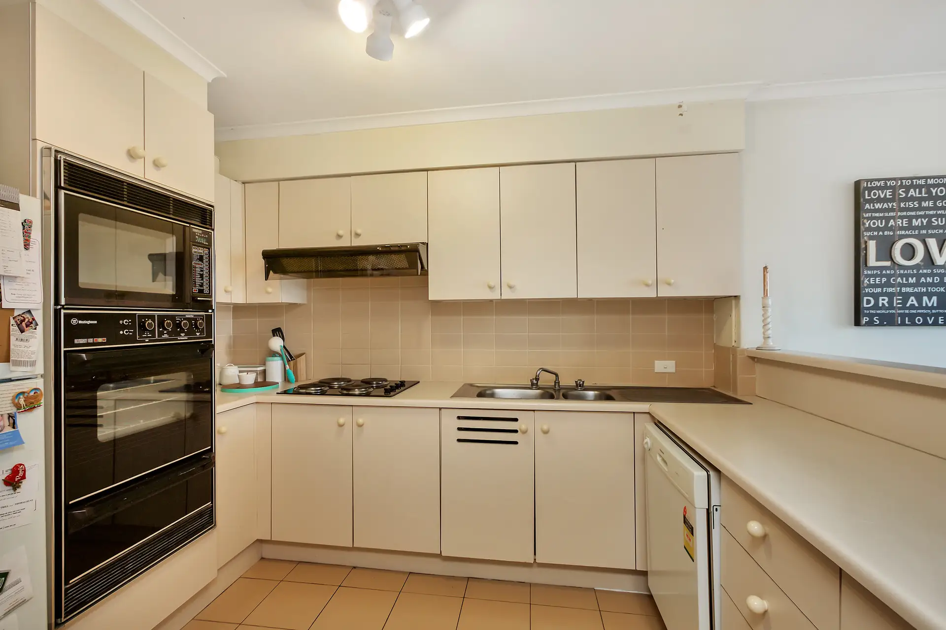 19/2 New McLean Street, Edgecliff Sold by Bradfield Badgerfox - image 1