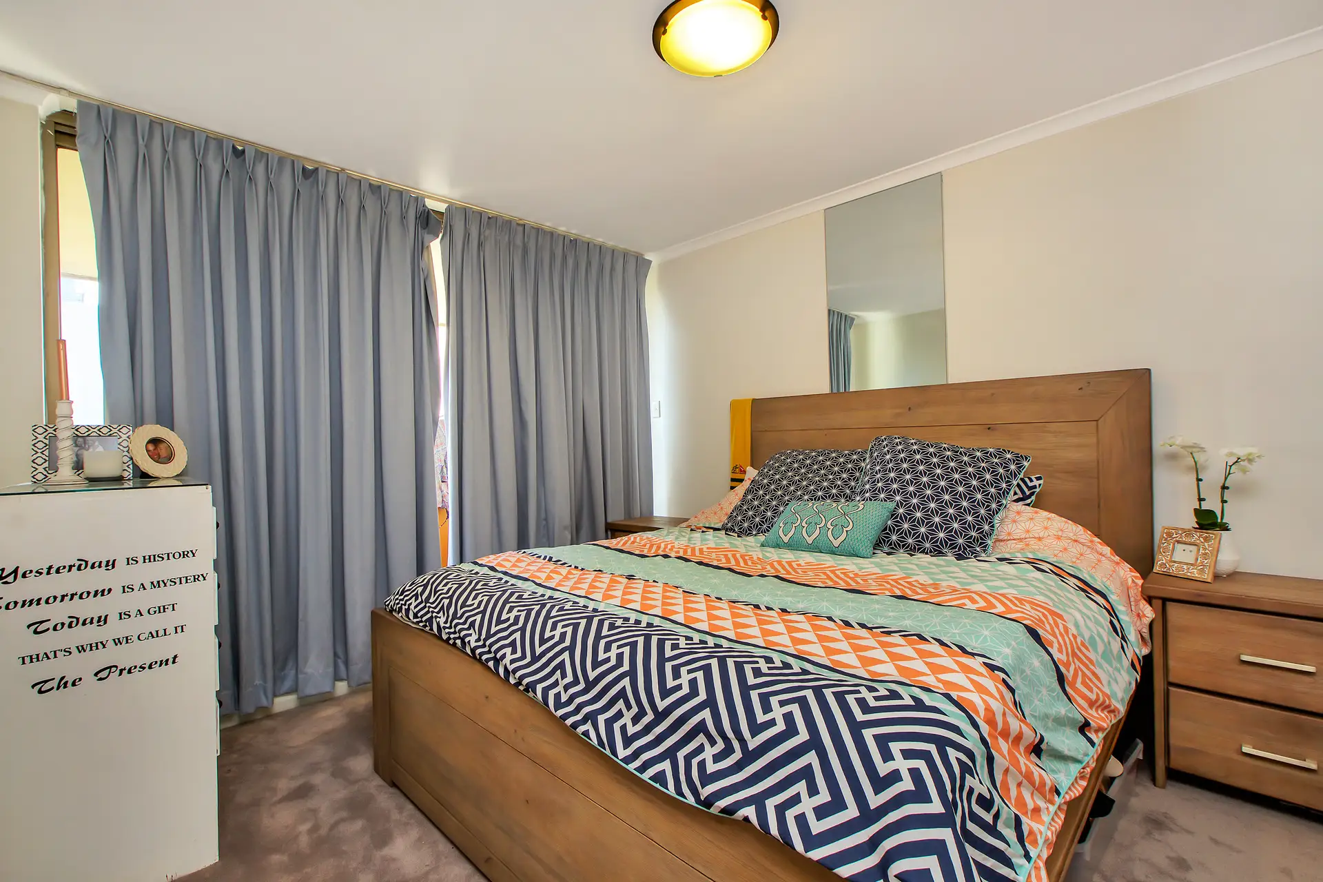 19/2 New McLean Street, Edgecliff Sold by Bradfield Badgerfox - image 1