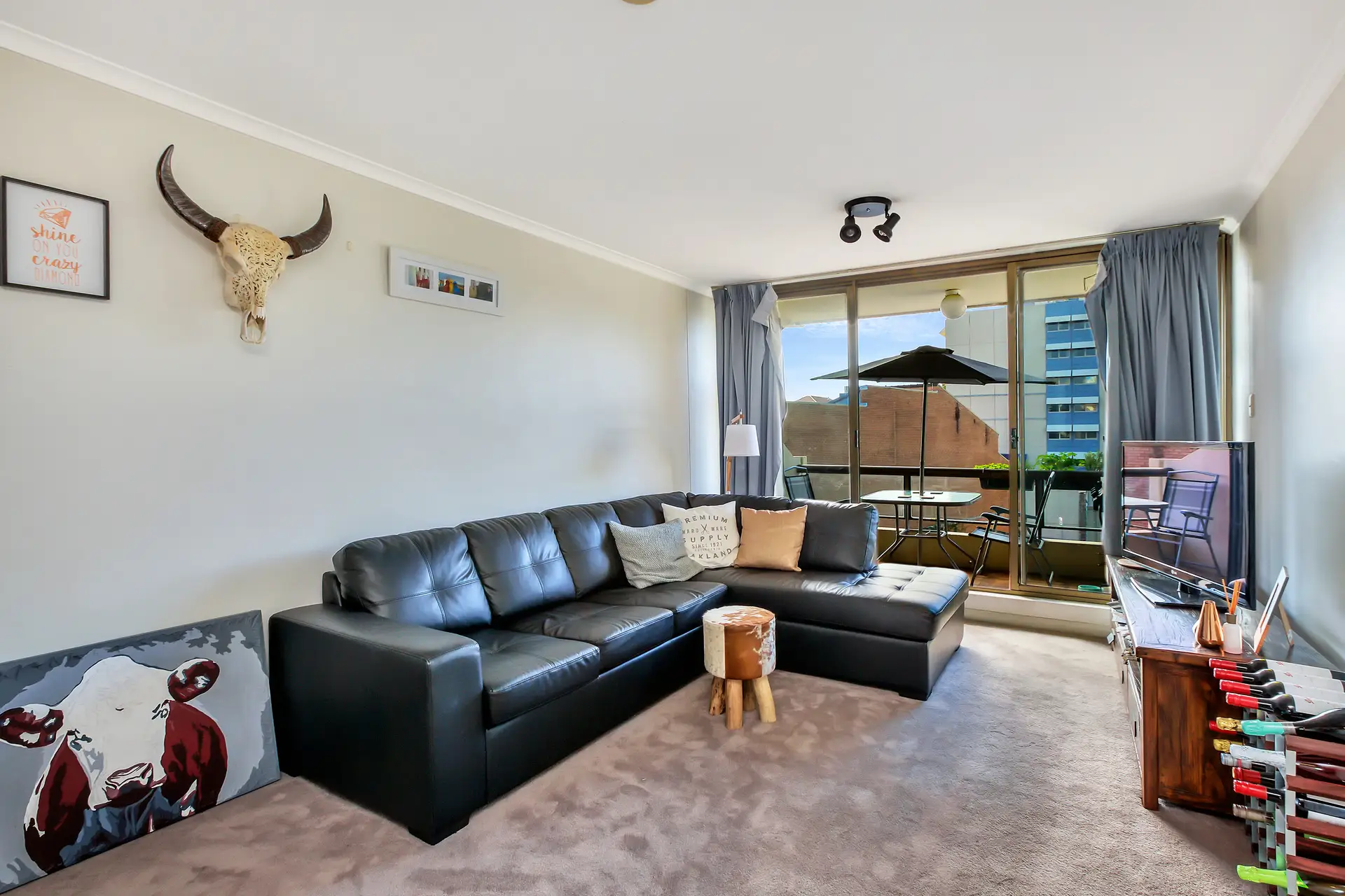 19/2 New McLean Street, Edgecliff Sold by Bradfield Badgerfox - image 1