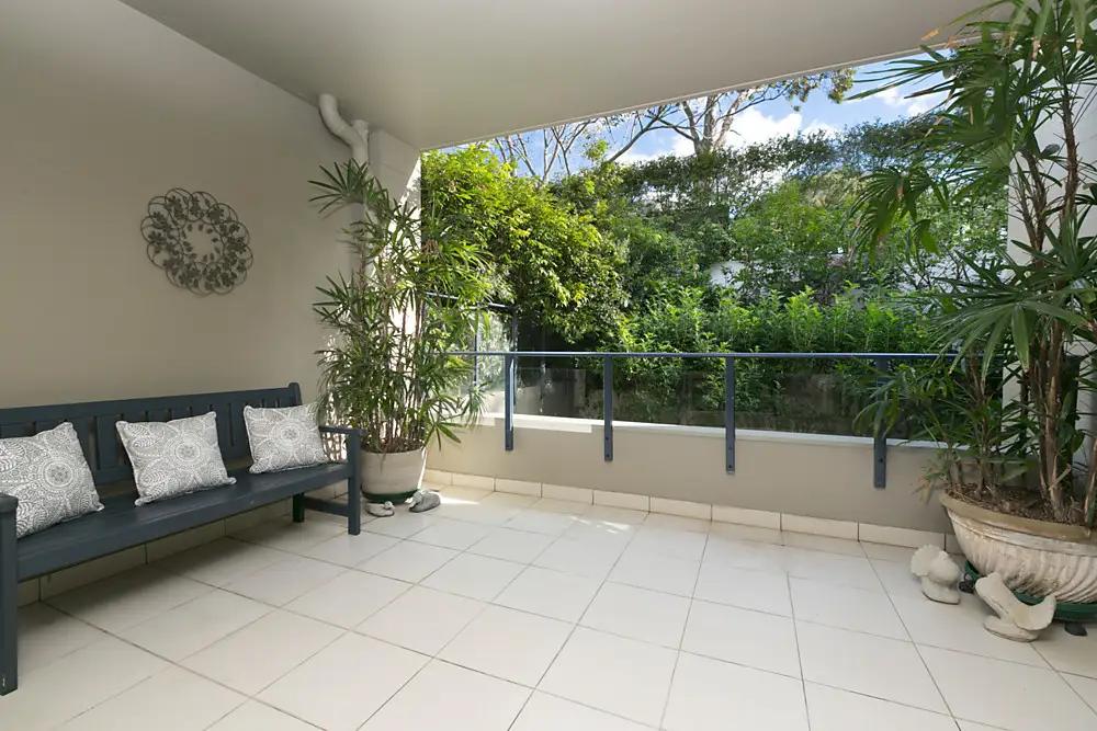 205/45-53 Carlisle Street, Rose Bay Sold by Bradfield Badgerfox - image 1