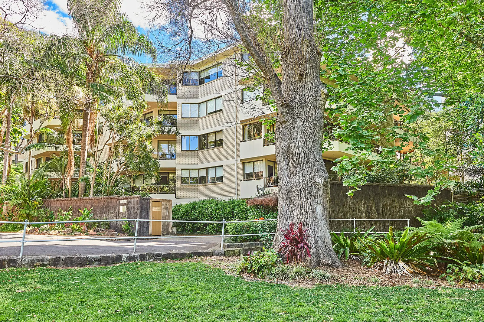 8/1-7 Queens Avenue, Rushcutters Bay Sold by Bradfield Badgerfox - image 1
