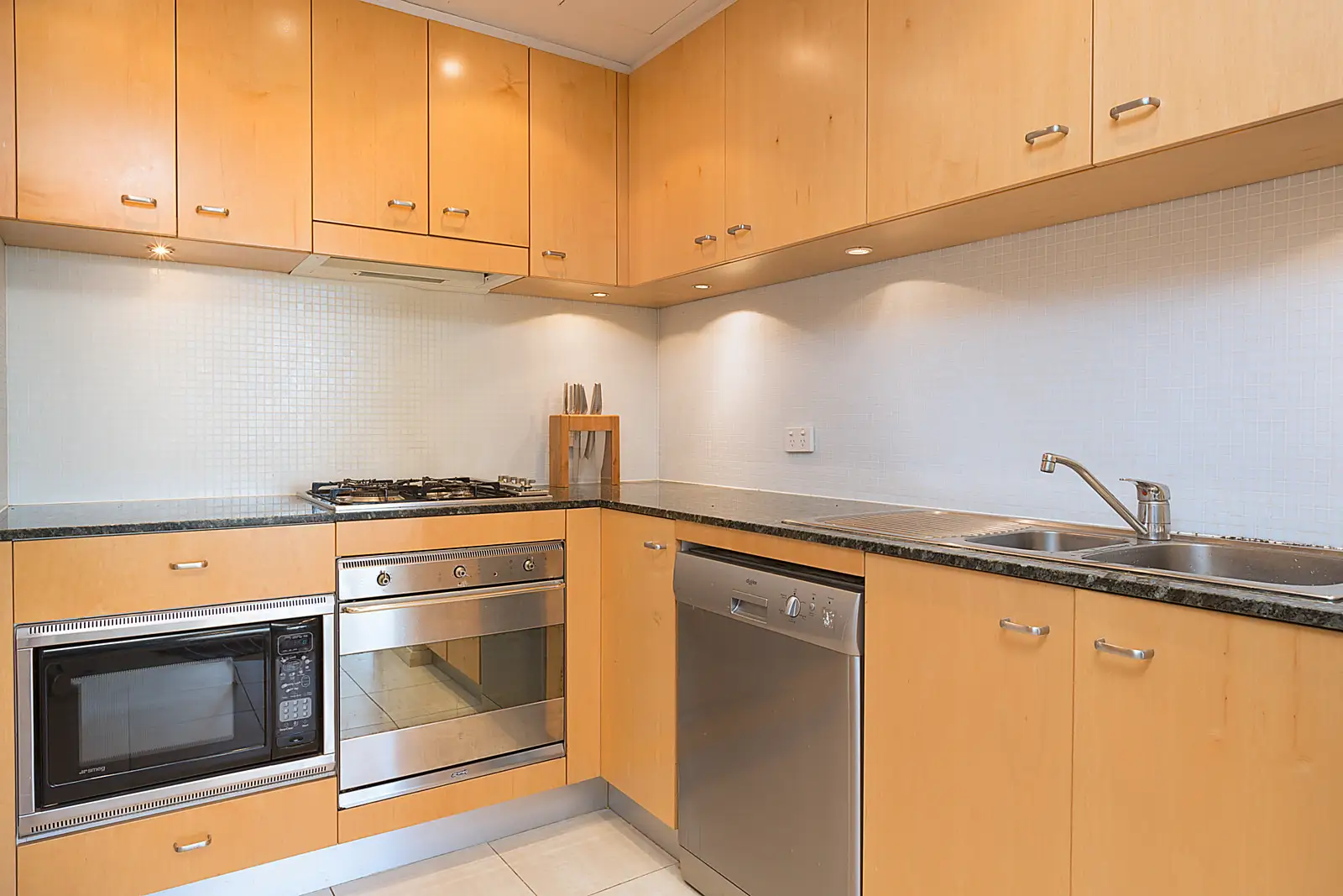 9/4 Young Street, Paddington Sold by Bradfield Badgerfox - image 1