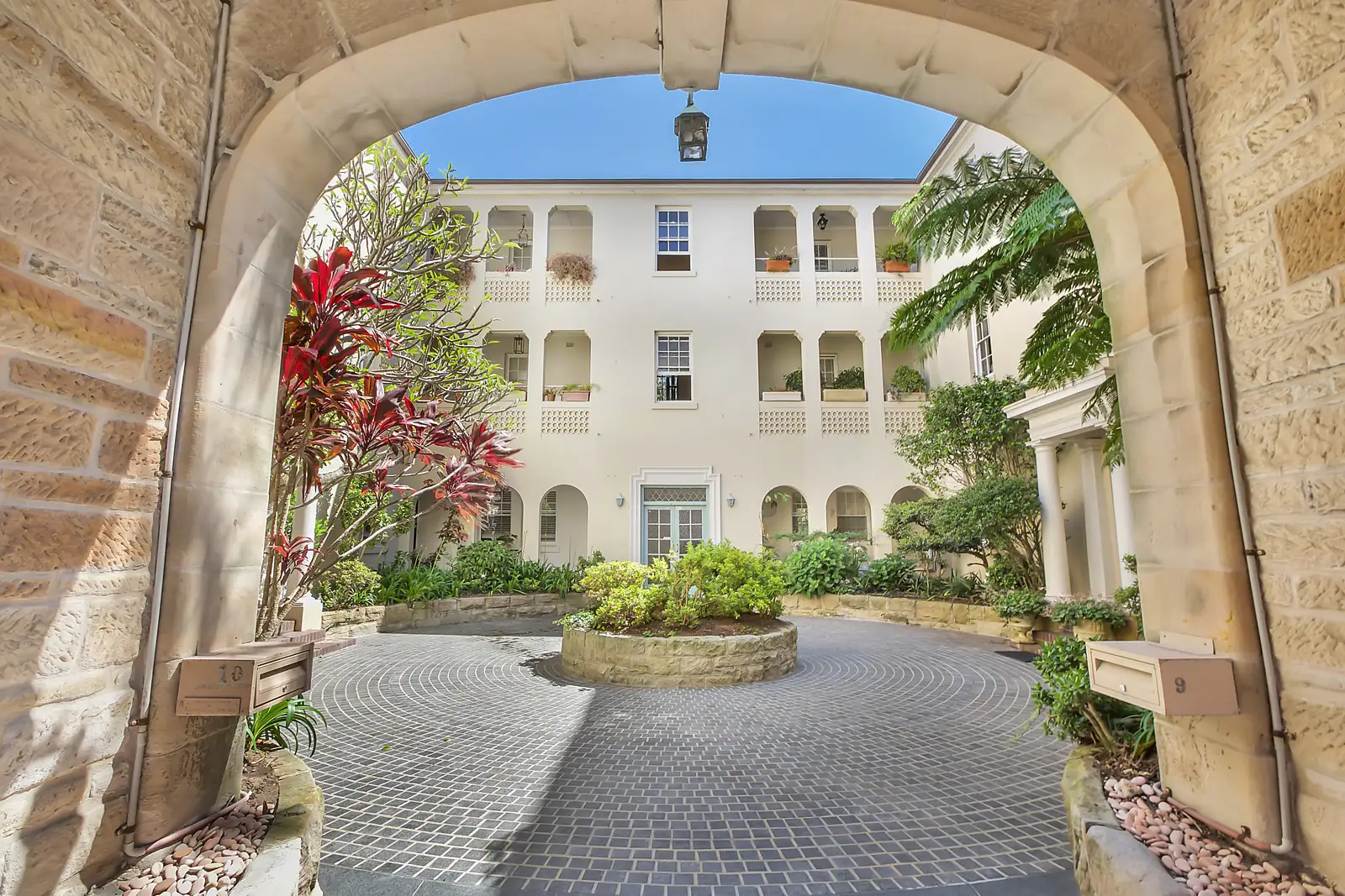1/1A Wyuna Road, Point Piper Sold by Bradfield Badgerfox - image 1