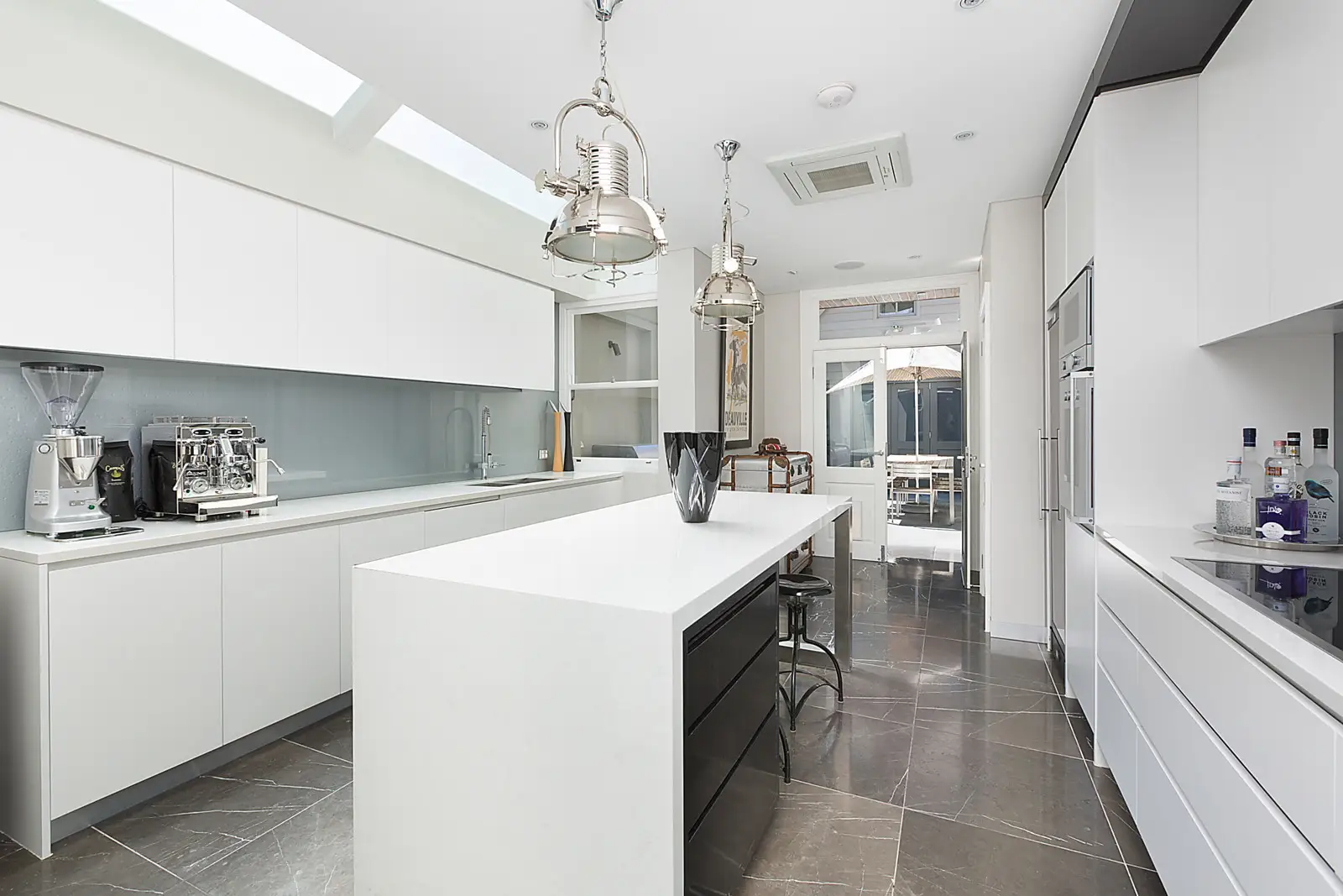 32 Heeley Street, Paddington Sold by Bradfield Badgerfox - image 1