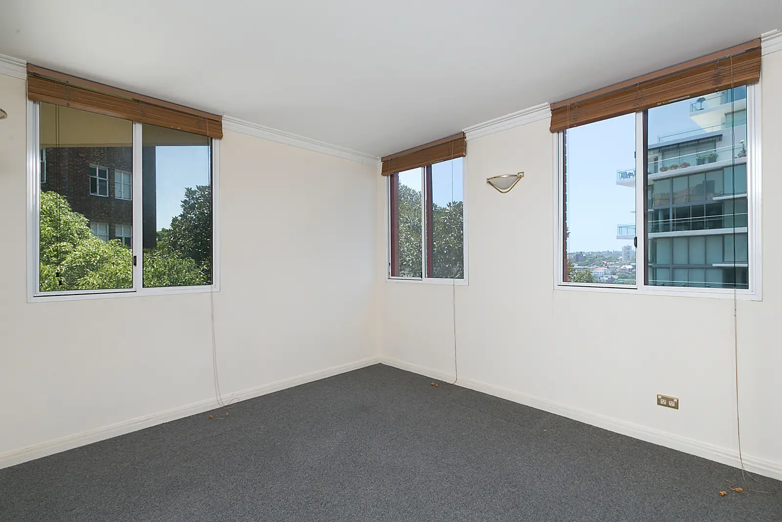 702/2-6 Birtley Place, Elizabeth Bay Sold by Bradfield Badgerfox - image 1