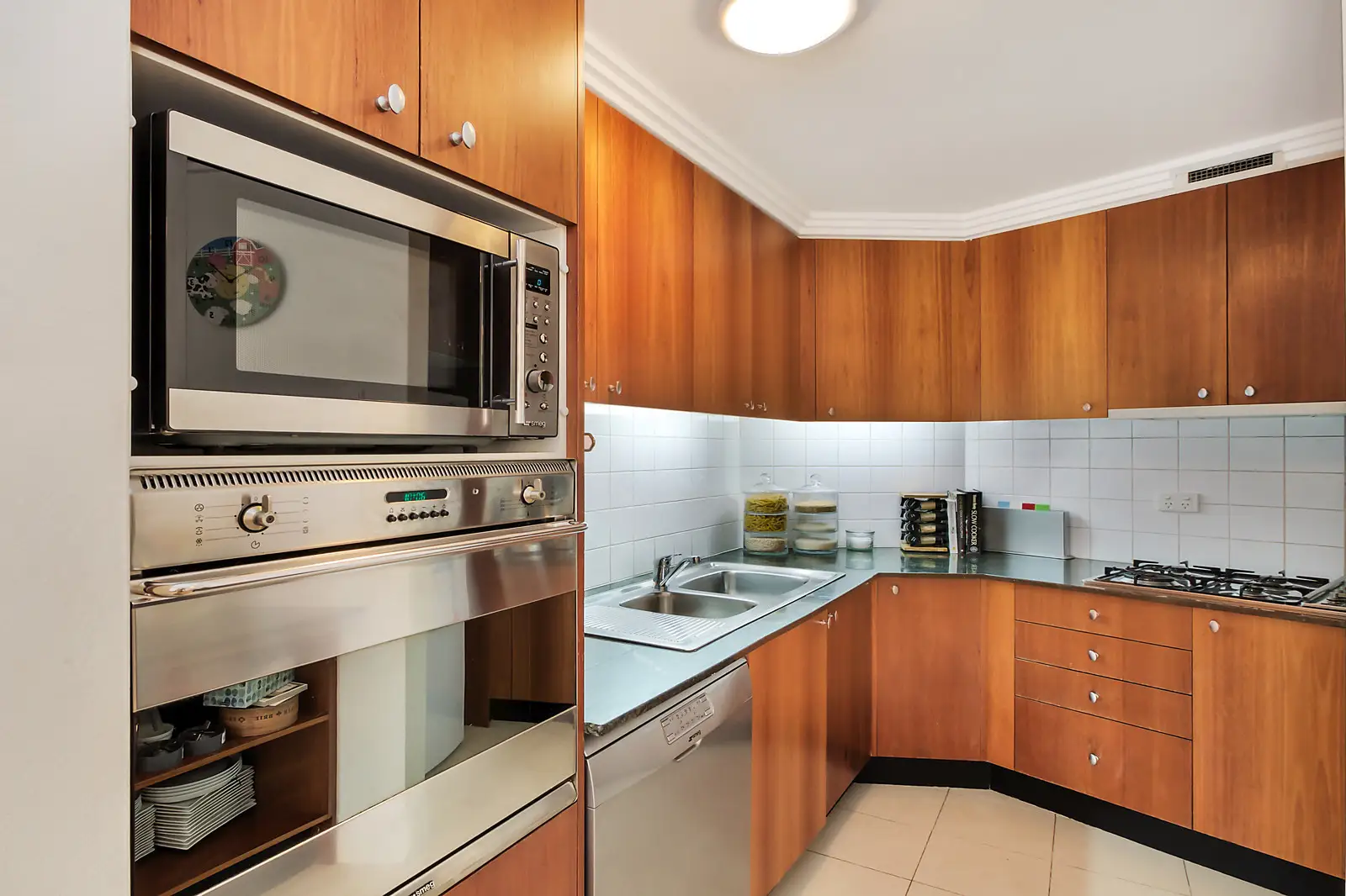 46/185 Campbell Street, Surry Hills Sold by Bradfield Badgerfox - image 1