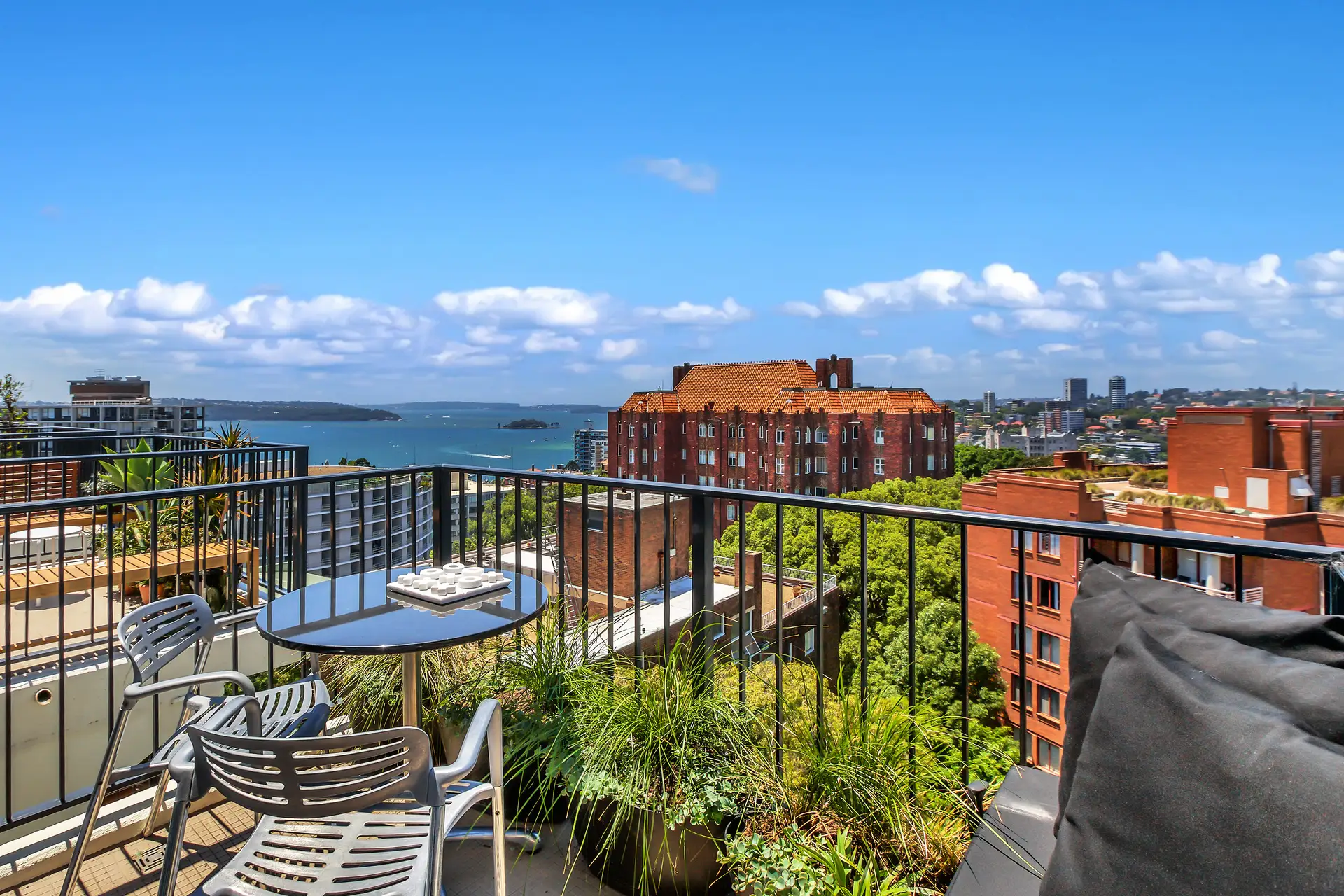 914/2A Elizabeth Bay Road, Elizabeth Bay Sold by Bradfield Badgerfox - image 1