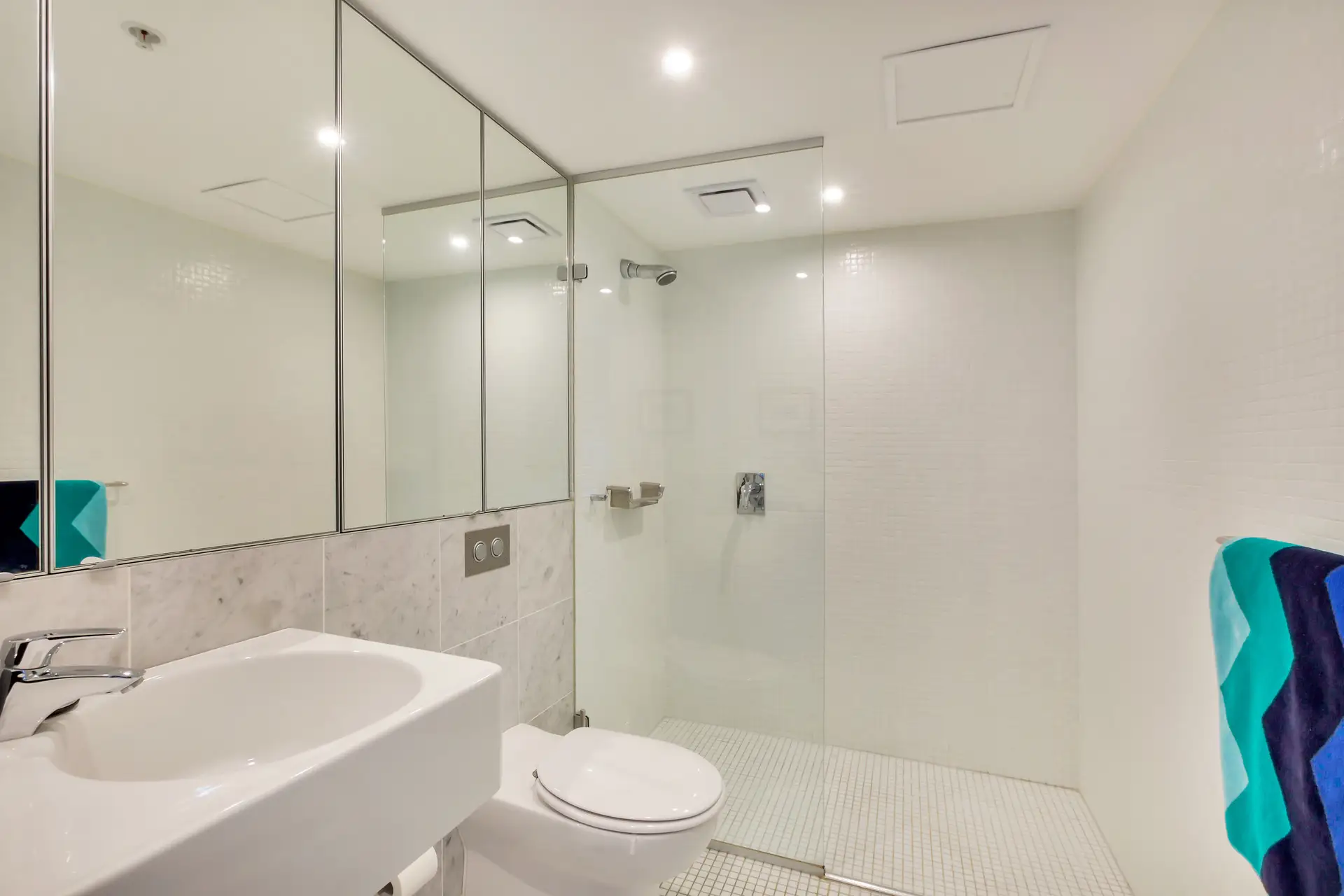 914/2A Elizabeth Bay Road, Elizabeth Bay Sold by Bradfield Badgerfox - image 1