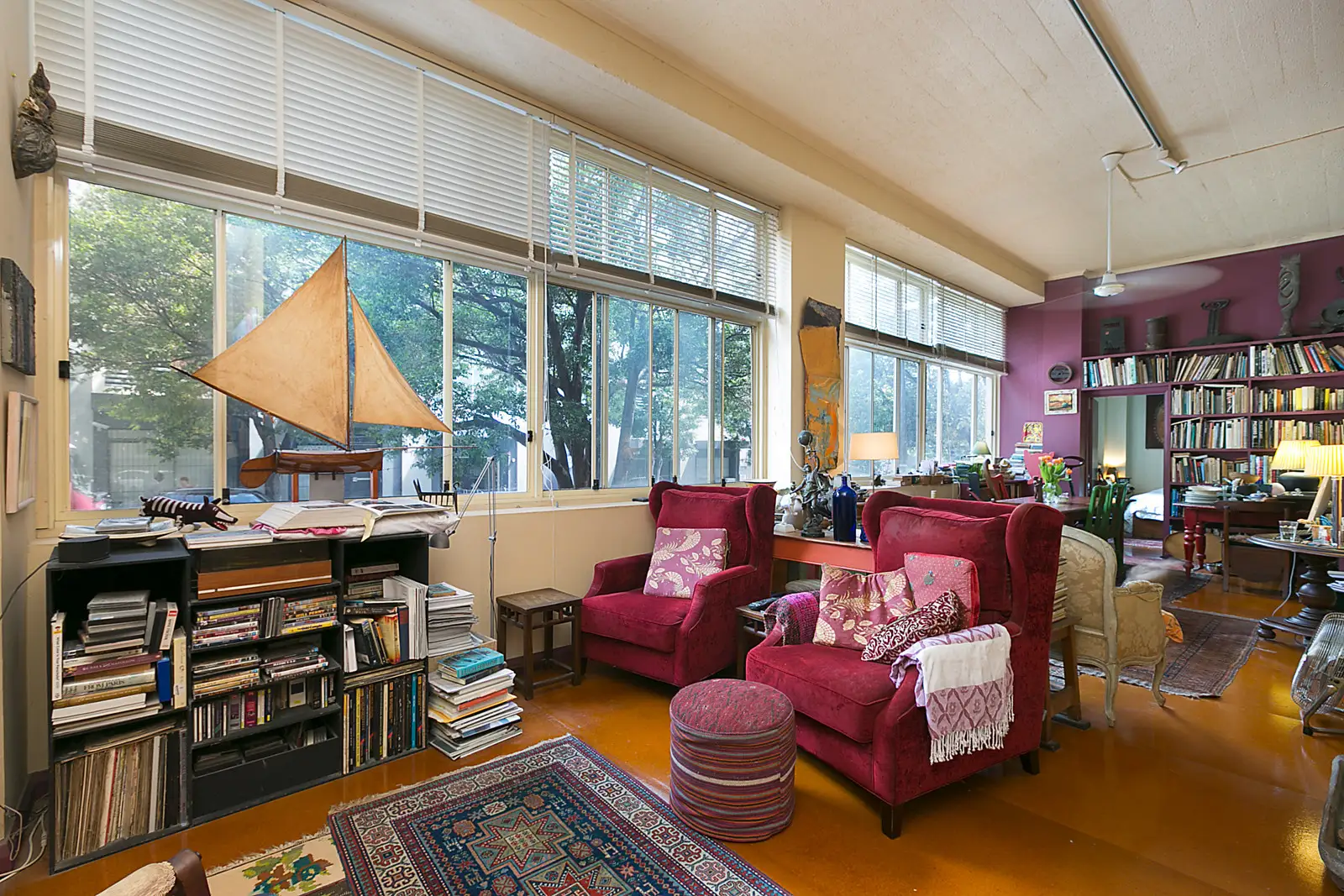 15/150-166 Forbes Street, Woolloomooloo Sold by Bradfield Badgerfox - image 1