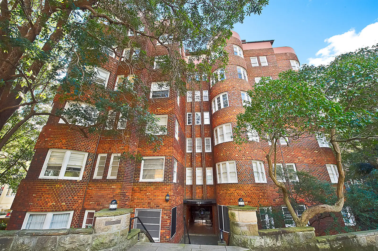1/282 New South Head Road, Double Bay Sold by Bradfield Badgerfox - image 1