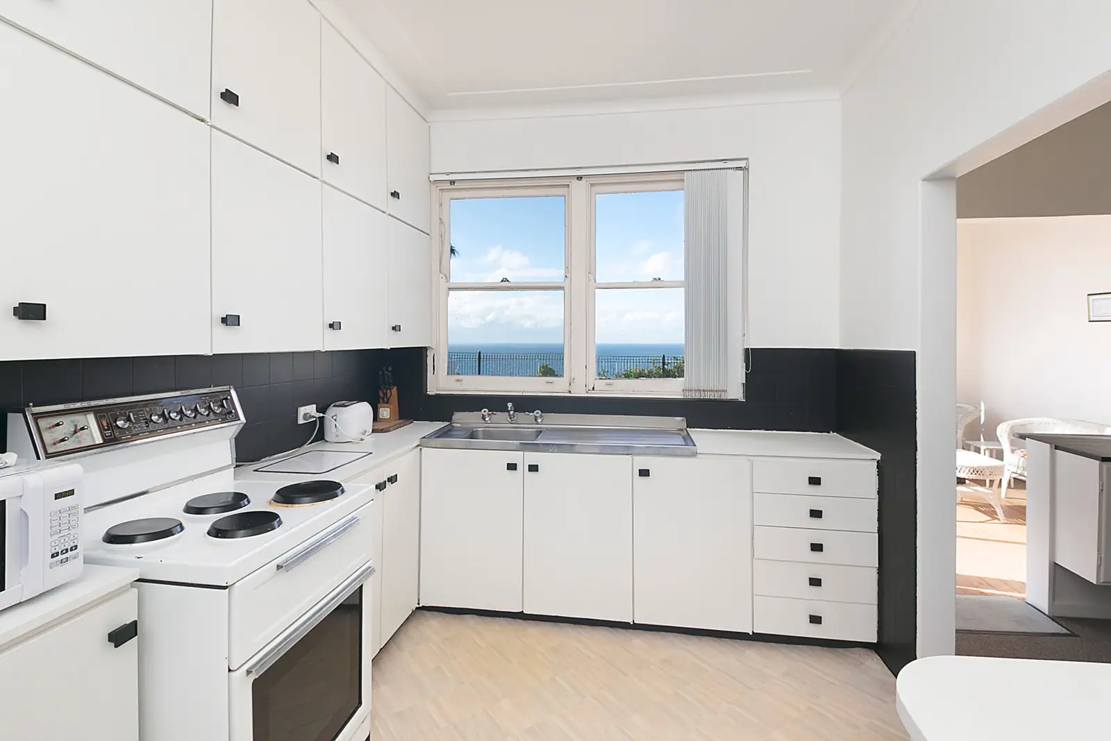 20 Wentworth Street, Dover Heights Sold by Bradfield Badgerfox - image 1
