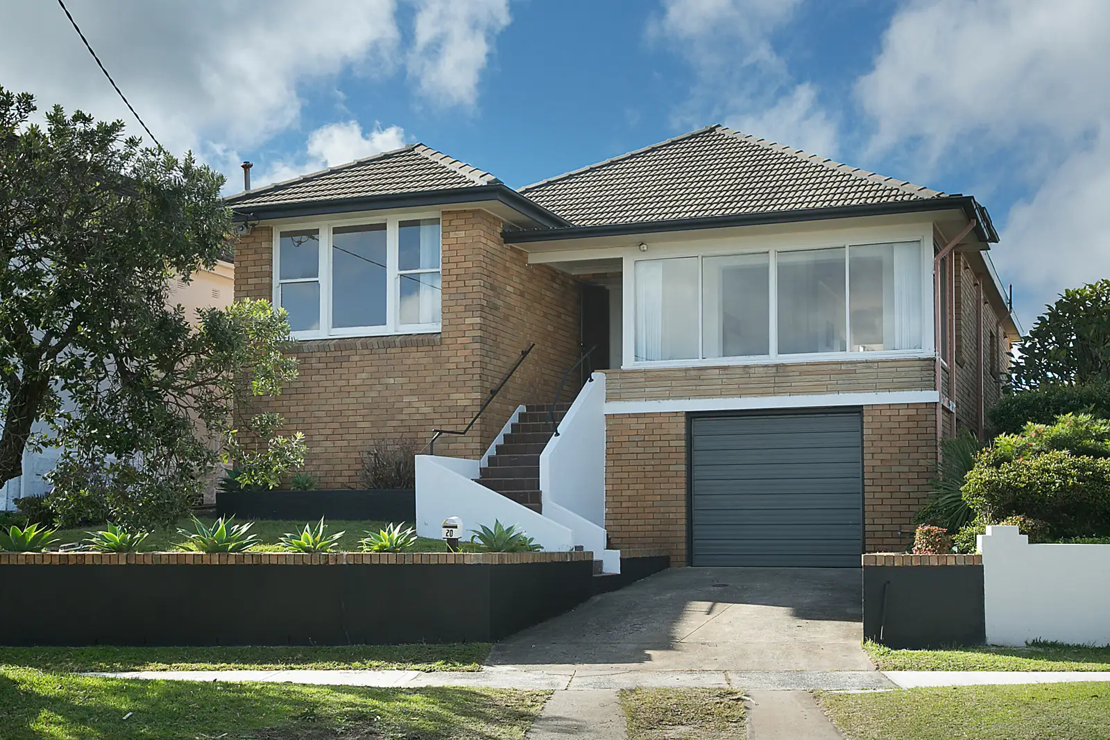 20 Wentworth Street, Dover Heights Sold by Bradfield Badgerfox - image 1