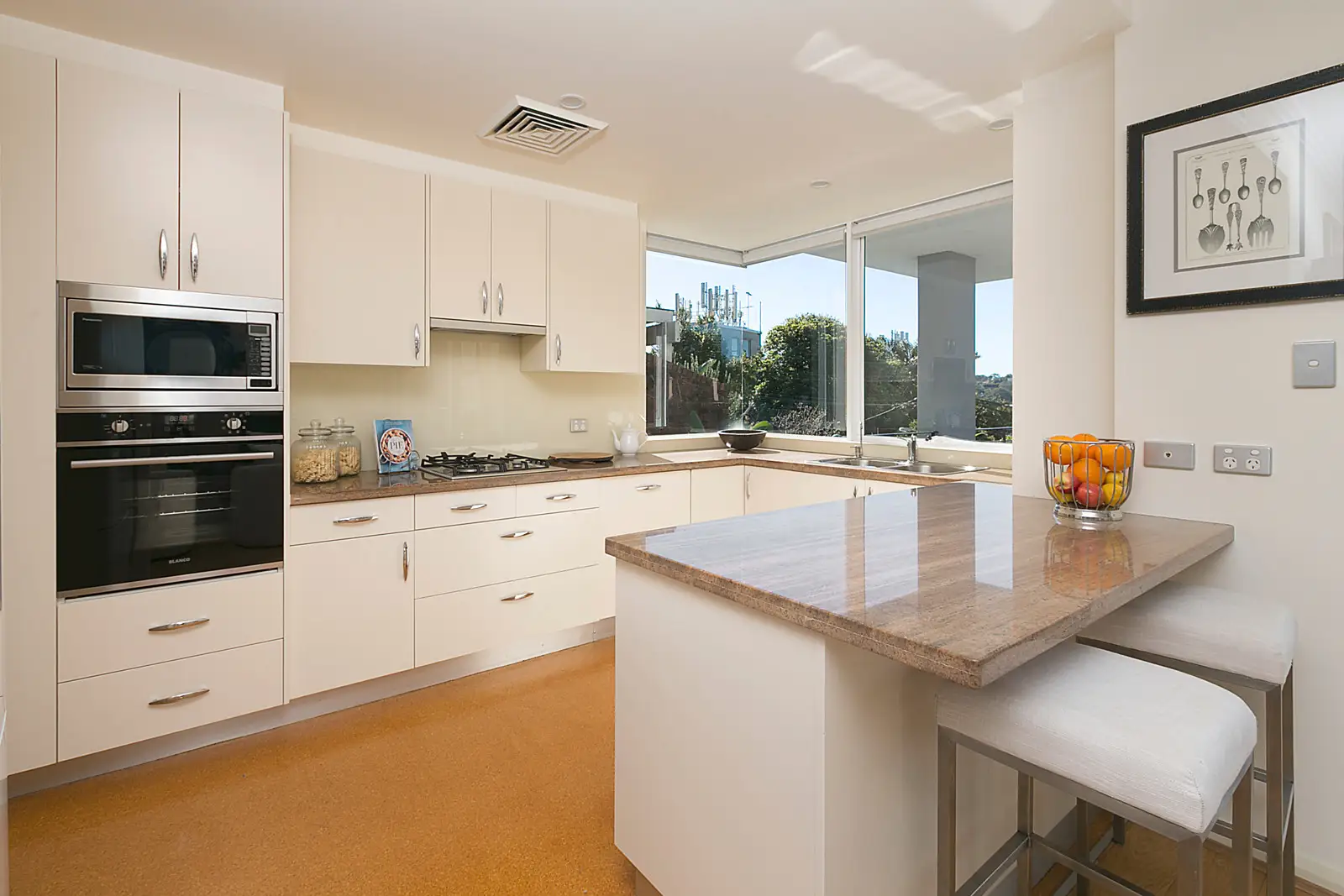 2/249 Edgecliff Road, Woollahra Sold by Bradfield Badgerfox - image 1