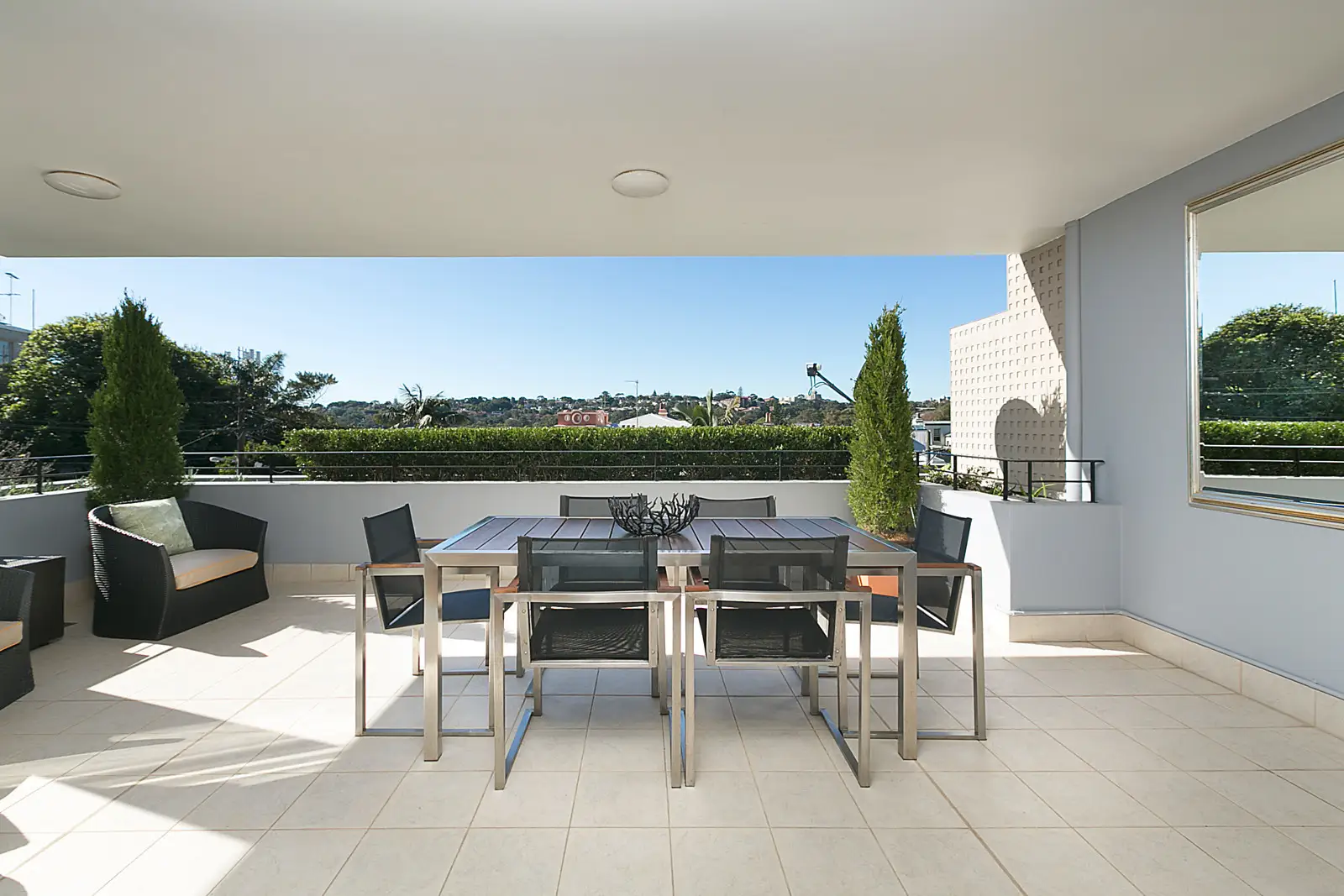 2/249 Edgecliff Road, Woollahra Sold by Bradfield Badgerfox - image 1