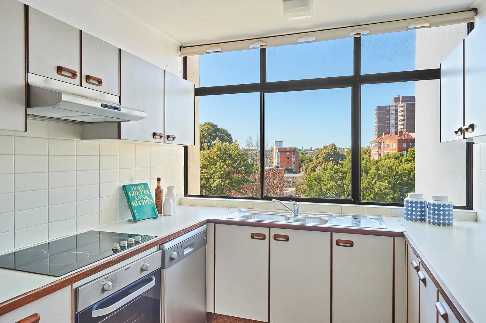 1004/180 Ocean Street, Edgecliff Sold by Bradfield Badgerfox - image 1
