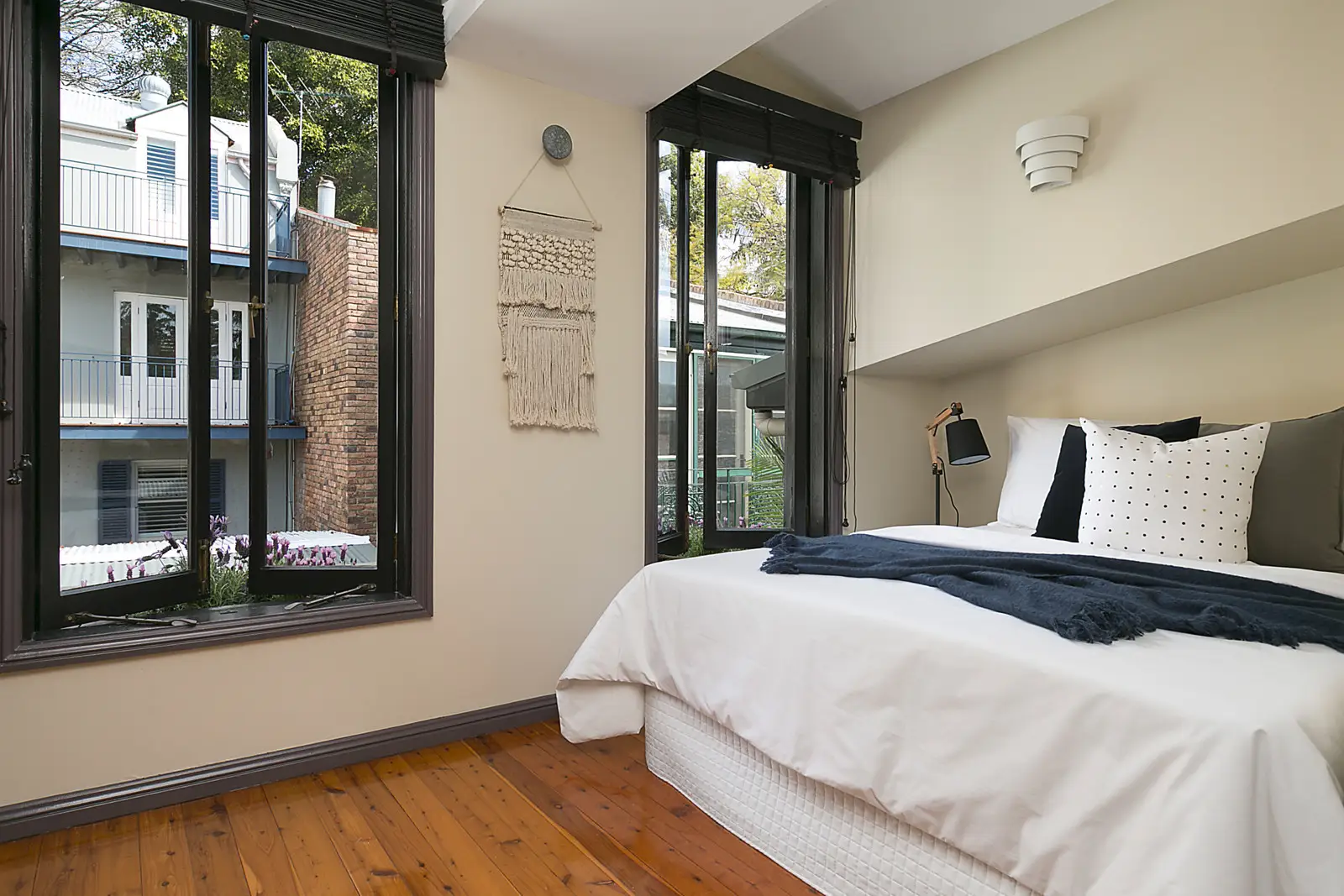 15 Sutherland Avenue, Paddington Sold by Bradfield Badgerfox - image 1