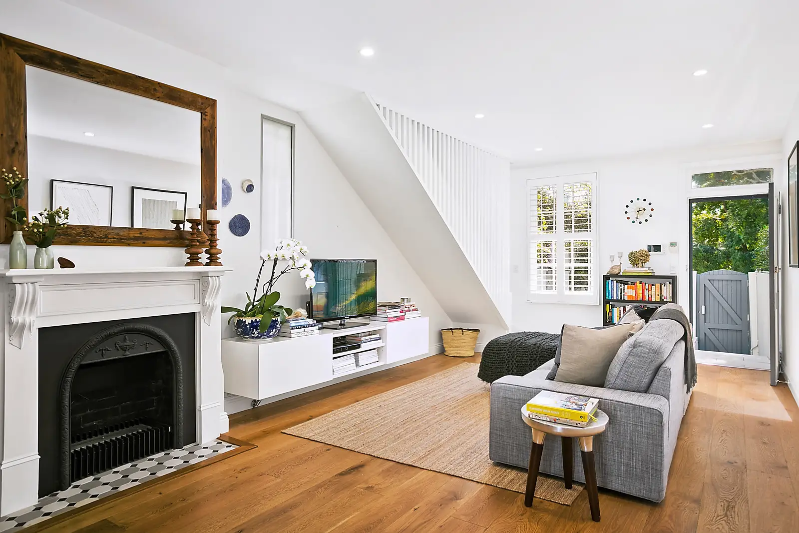 93 Elizabeth Street, Paddington Sold by Bradfield Badgerfox - image 1