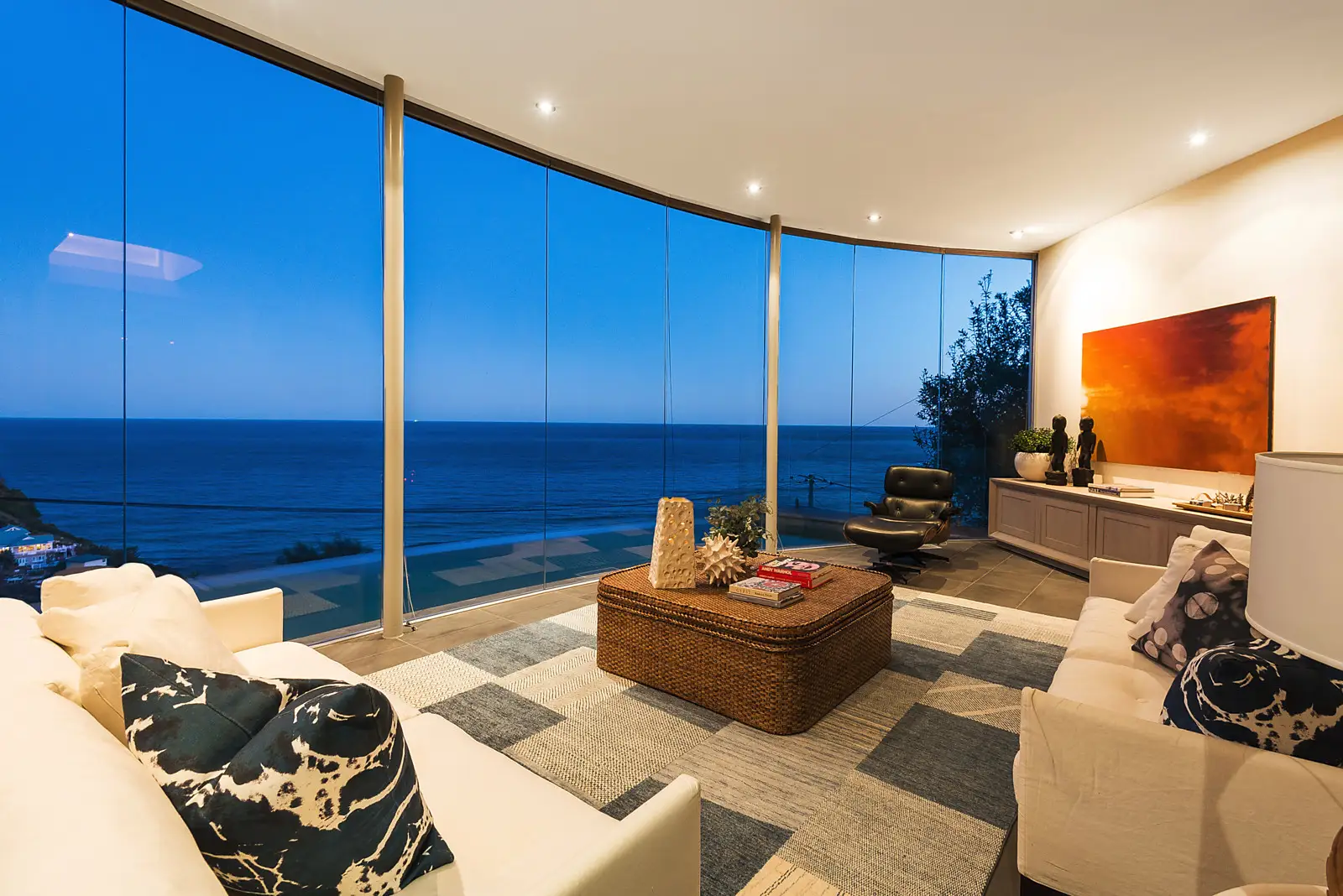 24 Karloo Parade, Newport Sold by Bradfield Badgerfox - image 1