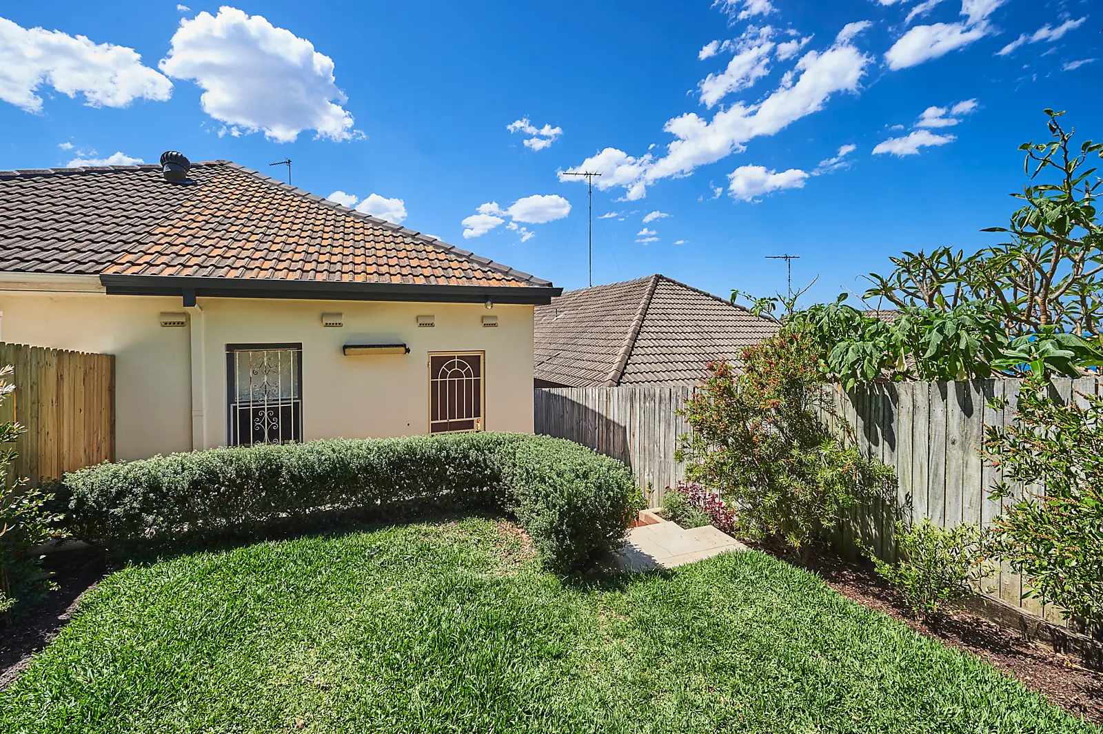 39 Eastern Avenue, Dover Heights Sold by Bradfield Badgerfox - image 1