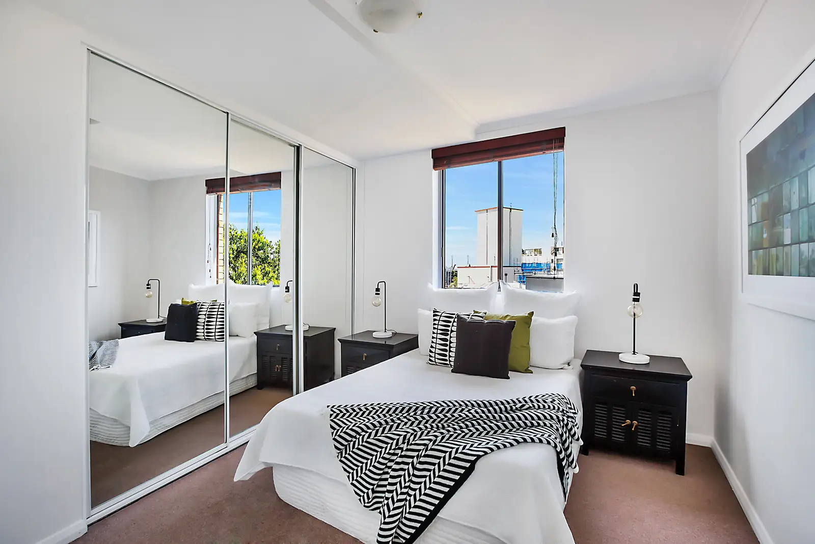26/5-13 Hutchinson Street, Surry Hills Sold by Bradfield Badgerfox - image 1