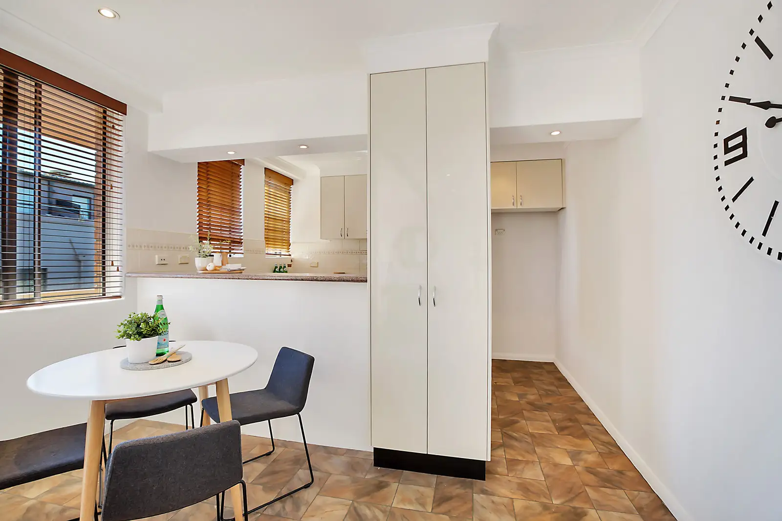 26/5-13 Hutchinson Street, Surry Hills Sold by Bradfield Badgerfox - image 1