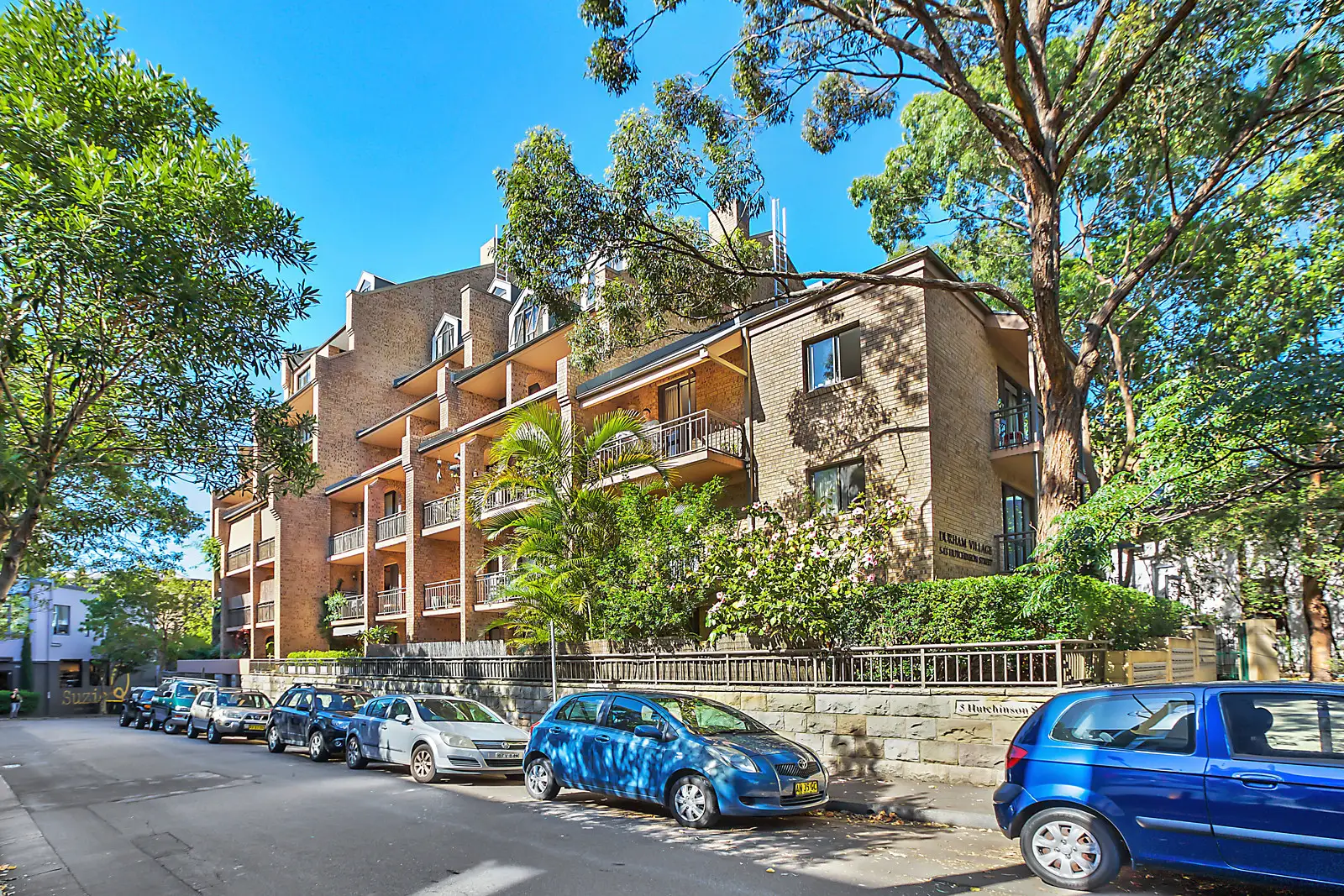 26/5-13 Hutchinson Street, Surry Hills Sold by Bradfield Badgerfox - image 1