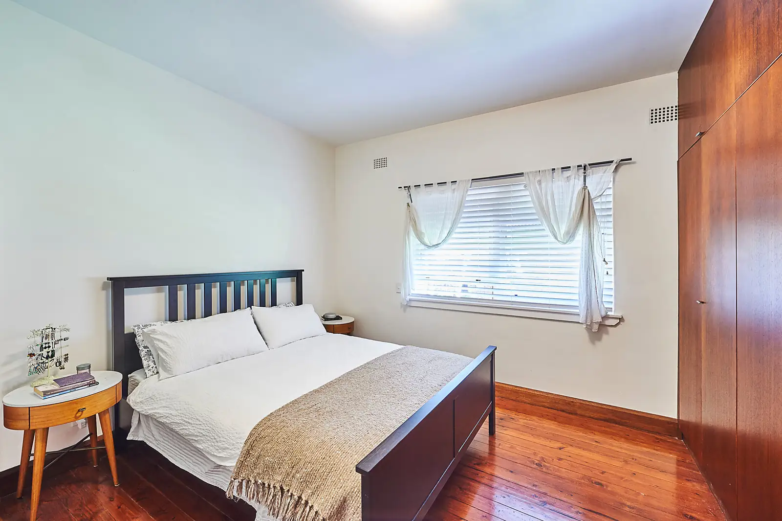 2/37 Nelson Street, Woollahra Sold by Bradfield Badgerfox - image 1