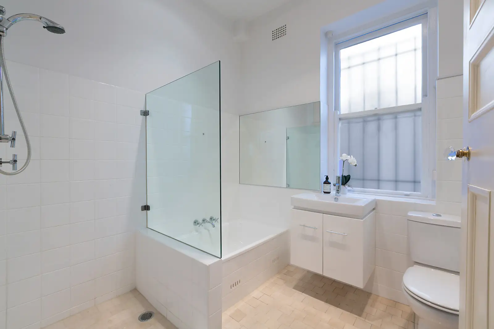 1/363 Edgecliff Road, Edgecliff Sold by Bradfield Badgerfox - image 1