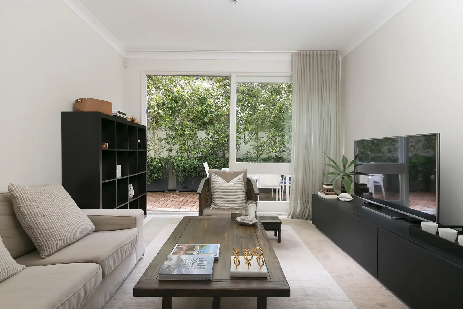 2/339-341 Edgecliff Road, Woollahra Sold by Bradfield Badgerfox - image 1