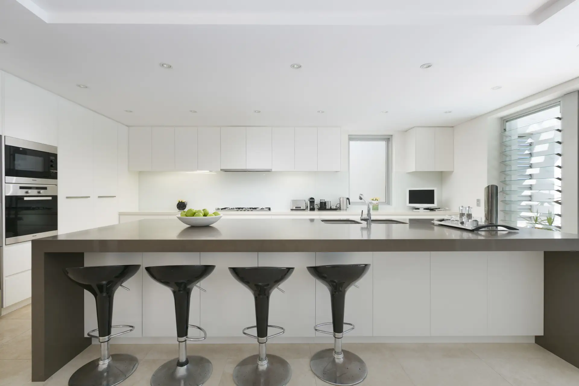 90 Military Road, Dover Heights Sold by Bradfield Badgerfox - image 1