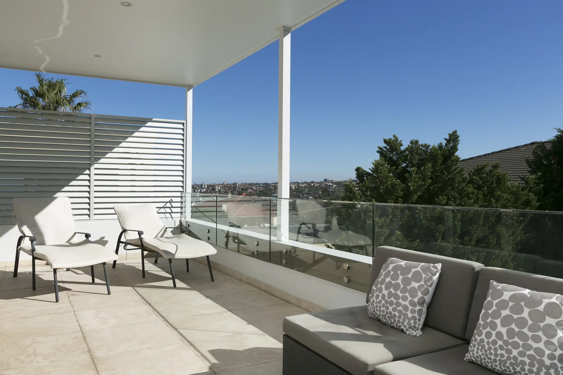 90 Military Road, Dover Heights Sold by Bradfield Badgerfox - image 1
