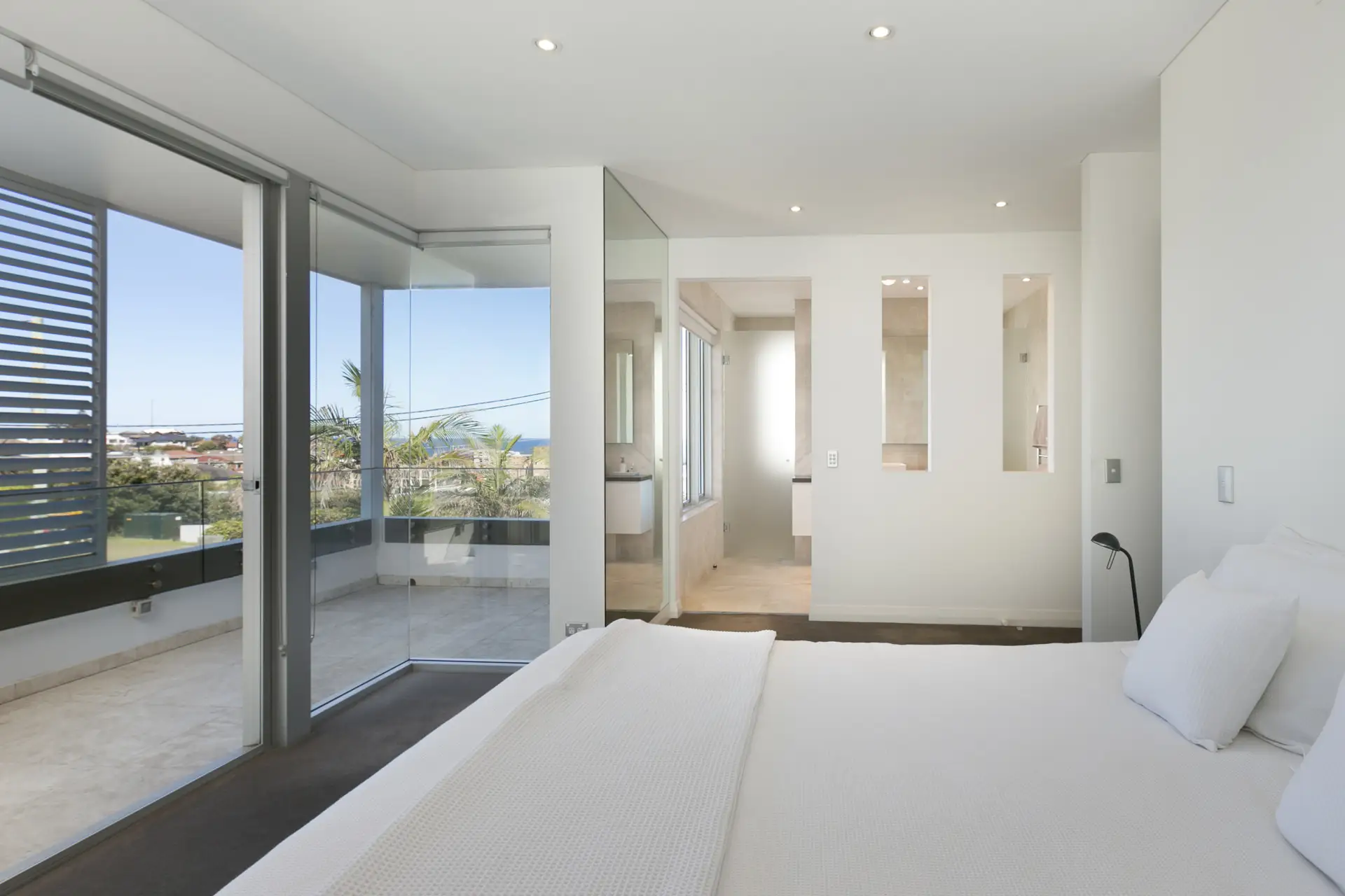 90 Military Road, Dover Heights Sold by Bradfield Badgerfox - image 1