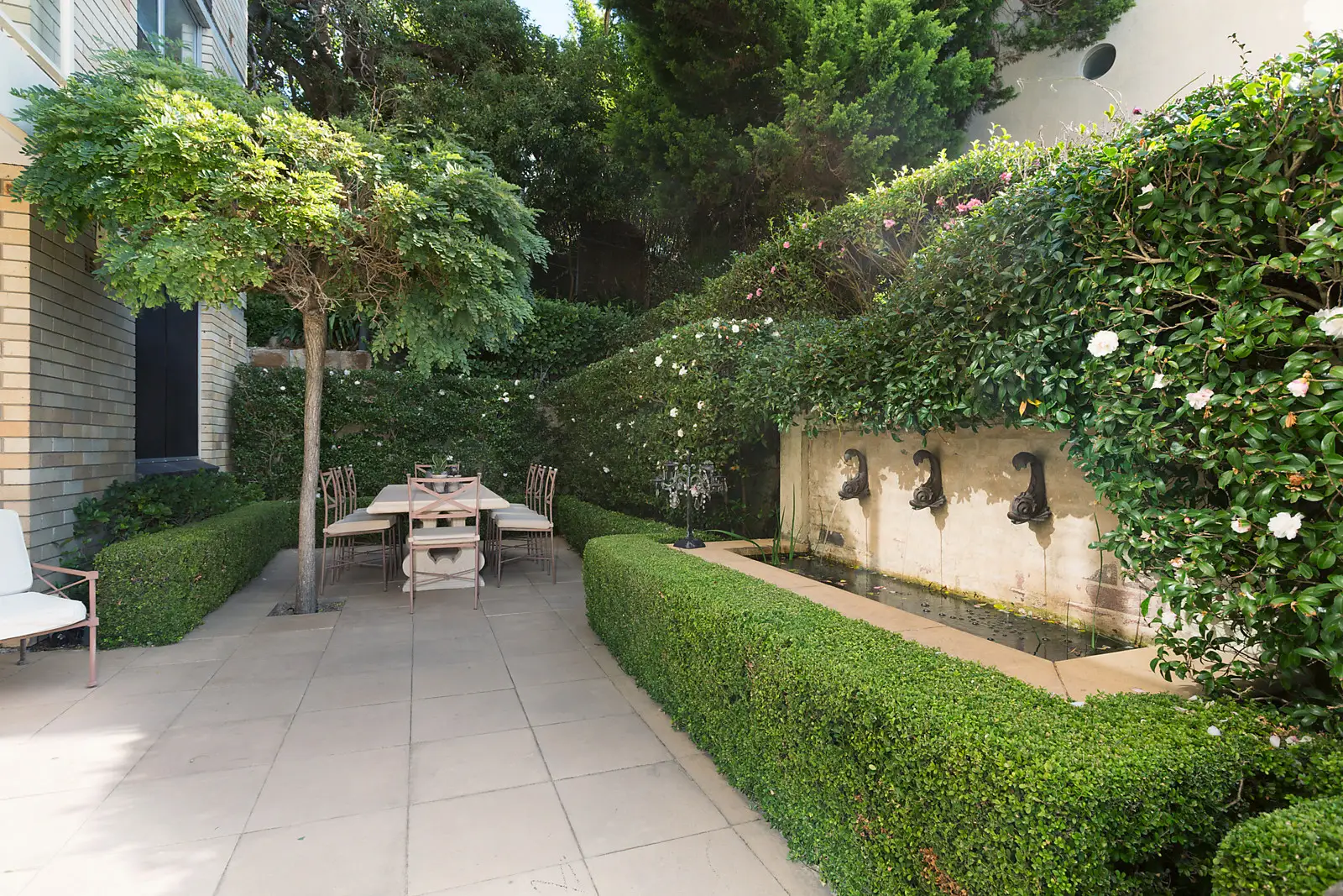 1/16-18 Eastbourne Road, Darling Point Sold by Bradfield Badgerfox - image 1