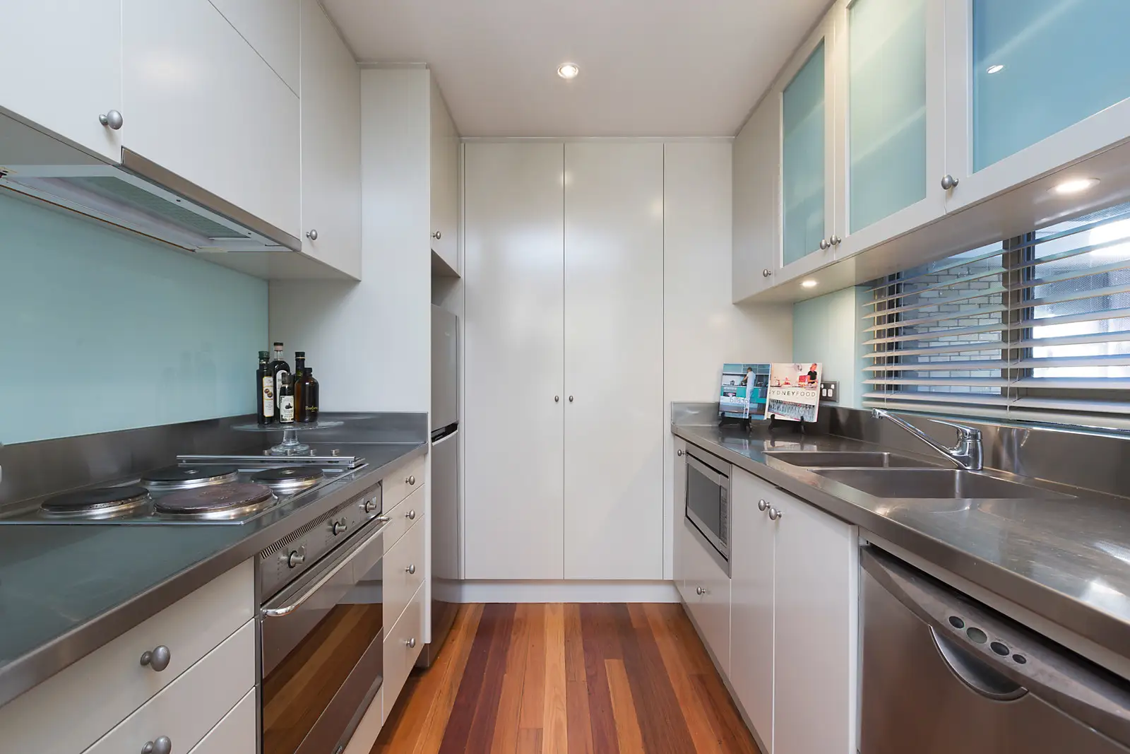 1/16-18 Eastbourne Road, Darling Point Sold by Bradfield Badgerfox - image 1