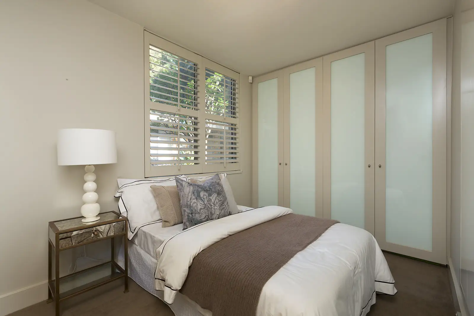 1/16-18 Eastbourne Road, Darling Point Sold by Bradfield Badgerfox - image 1
