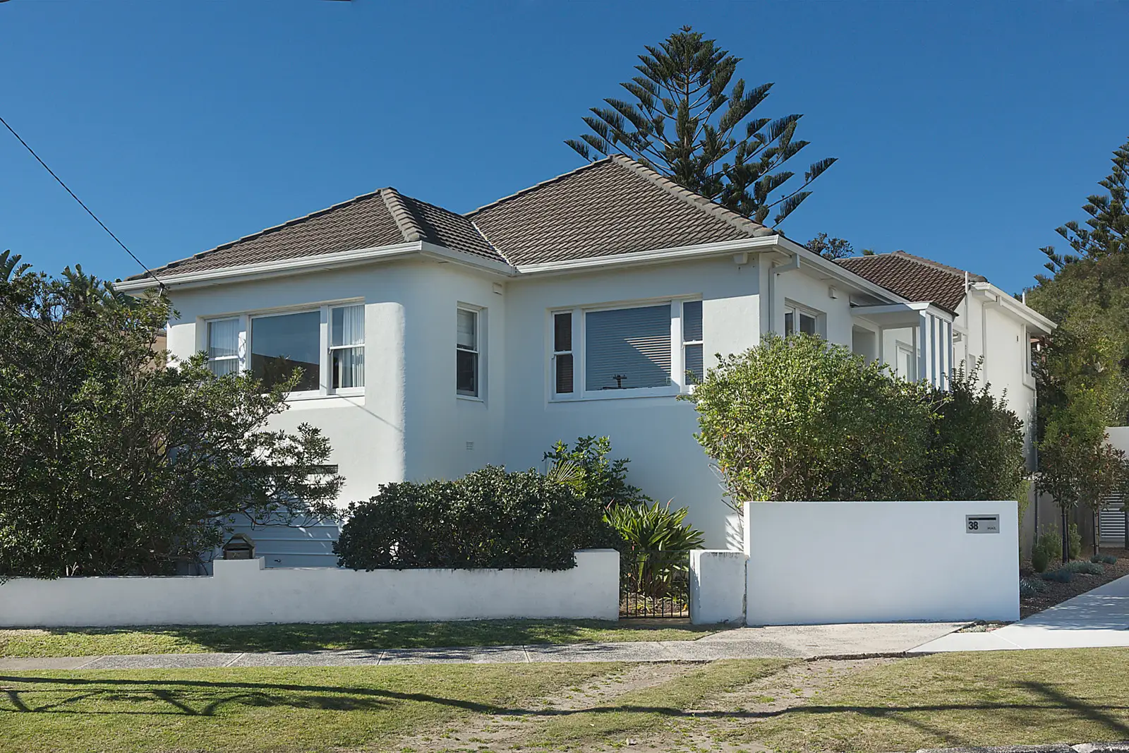 36 Wentworth Street, Dover Heights Sold by Bradfield Badgerfox - image 1