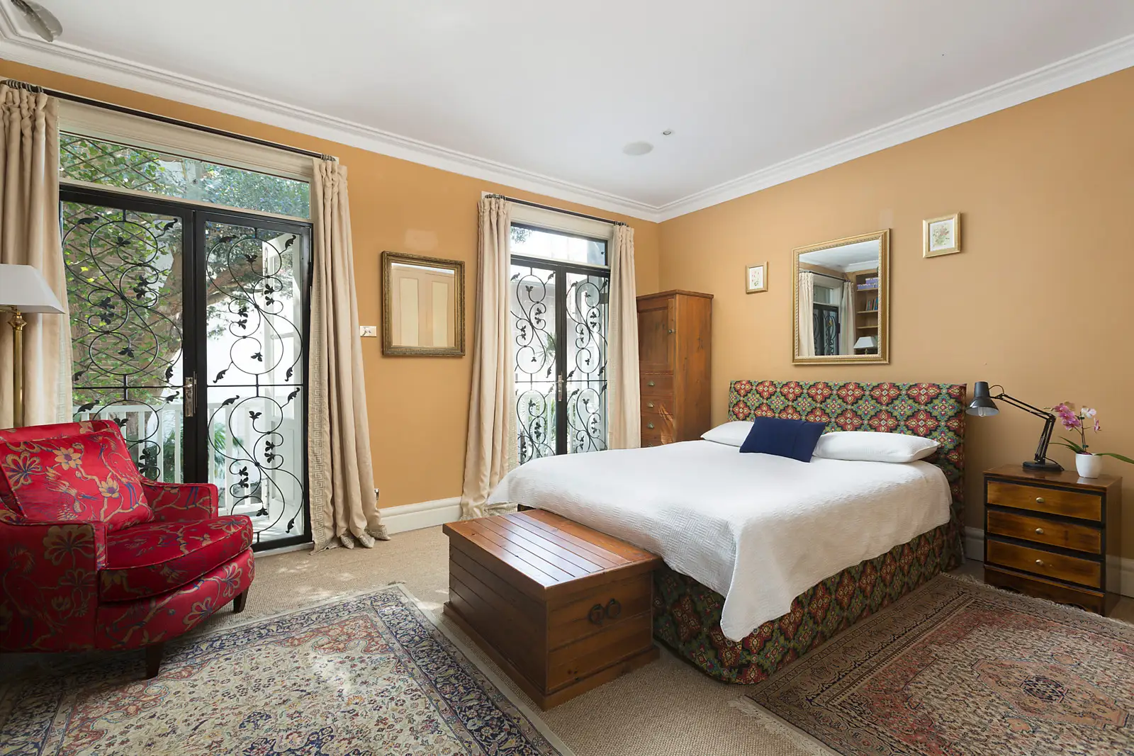16 Francis Street, Darlinghurst Sold by Bradfield Badgerfox - image 1
