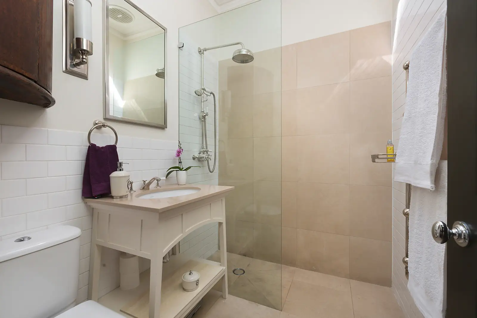 16 Francis Street, Darlinghurst Sold by Bradfield Badgerfox - image 1