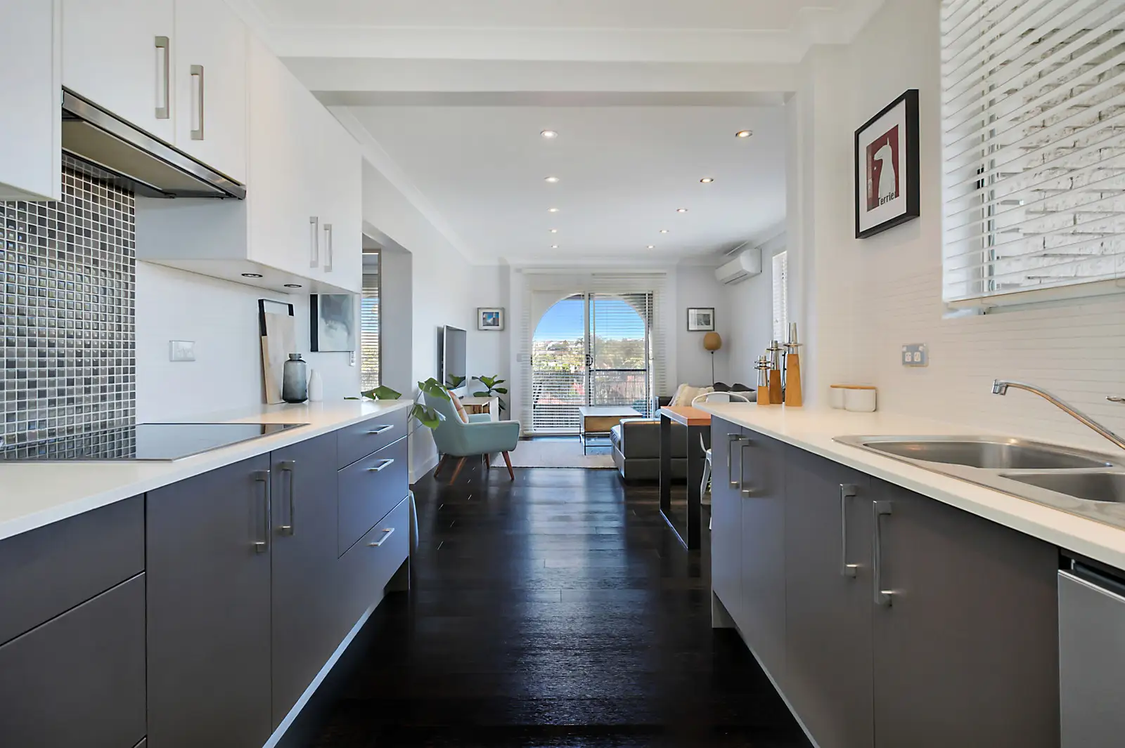 6/21 The Avenue, Rose Bay Sold by Bradfield Badgerfox - image 1