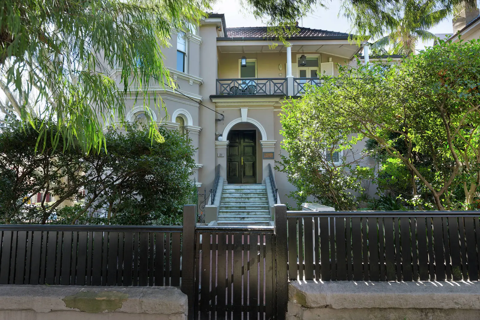1/21 Trelawney Street, Woollahra Sold by Bradfield Badgerfox - image 1
