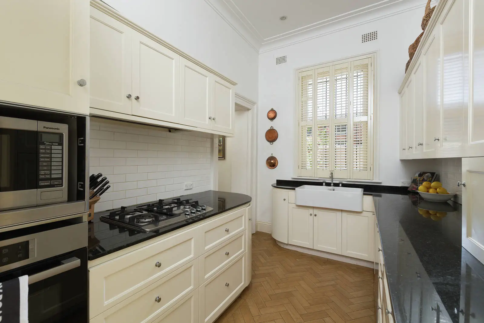 1/21 Trelawney Street, Woollahra Sold by Bradfield Badgerfox - image 1